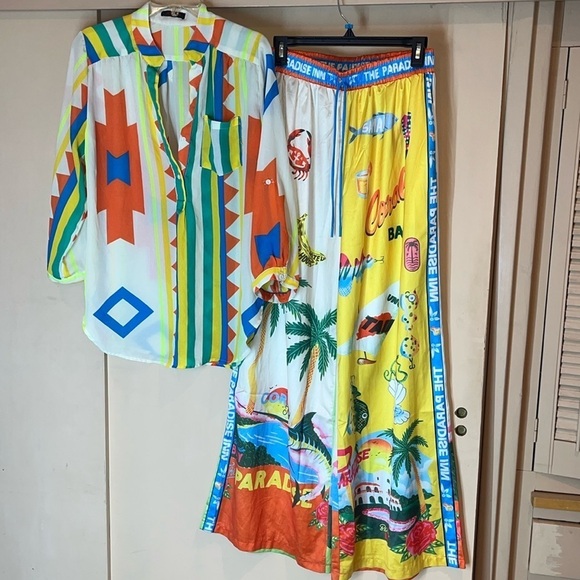 Paradise Inn Pants - Paradise Inn palazzo pants and top bundle size medium & large. Preowned.